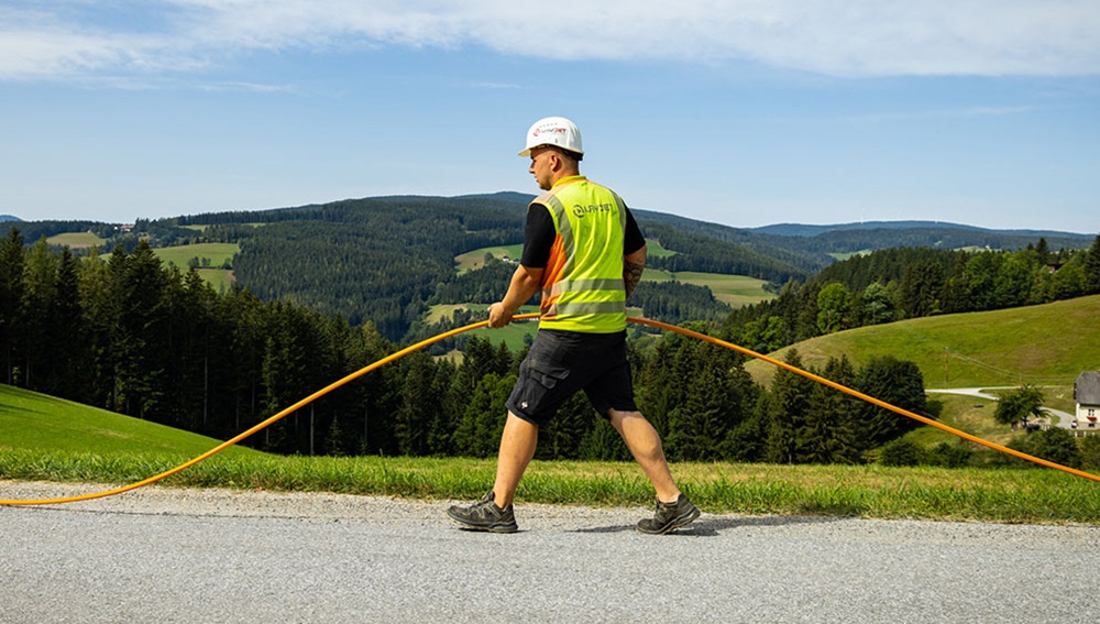 300.000 Km/s: Alles Rund Um Den Glasfaser-Ausbau - A1 Blog | A1.net